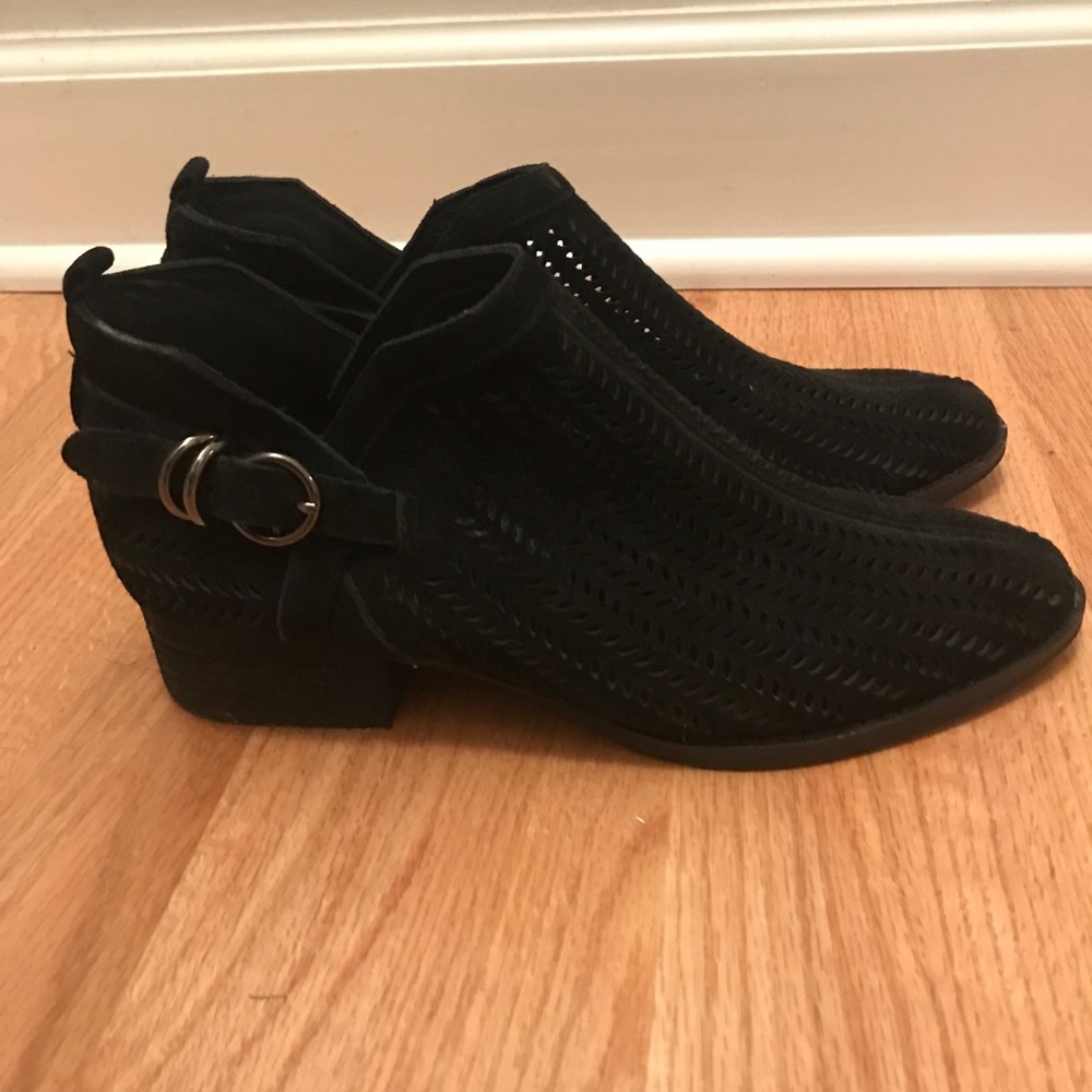 Vince Camuto Campina black bootie size 8